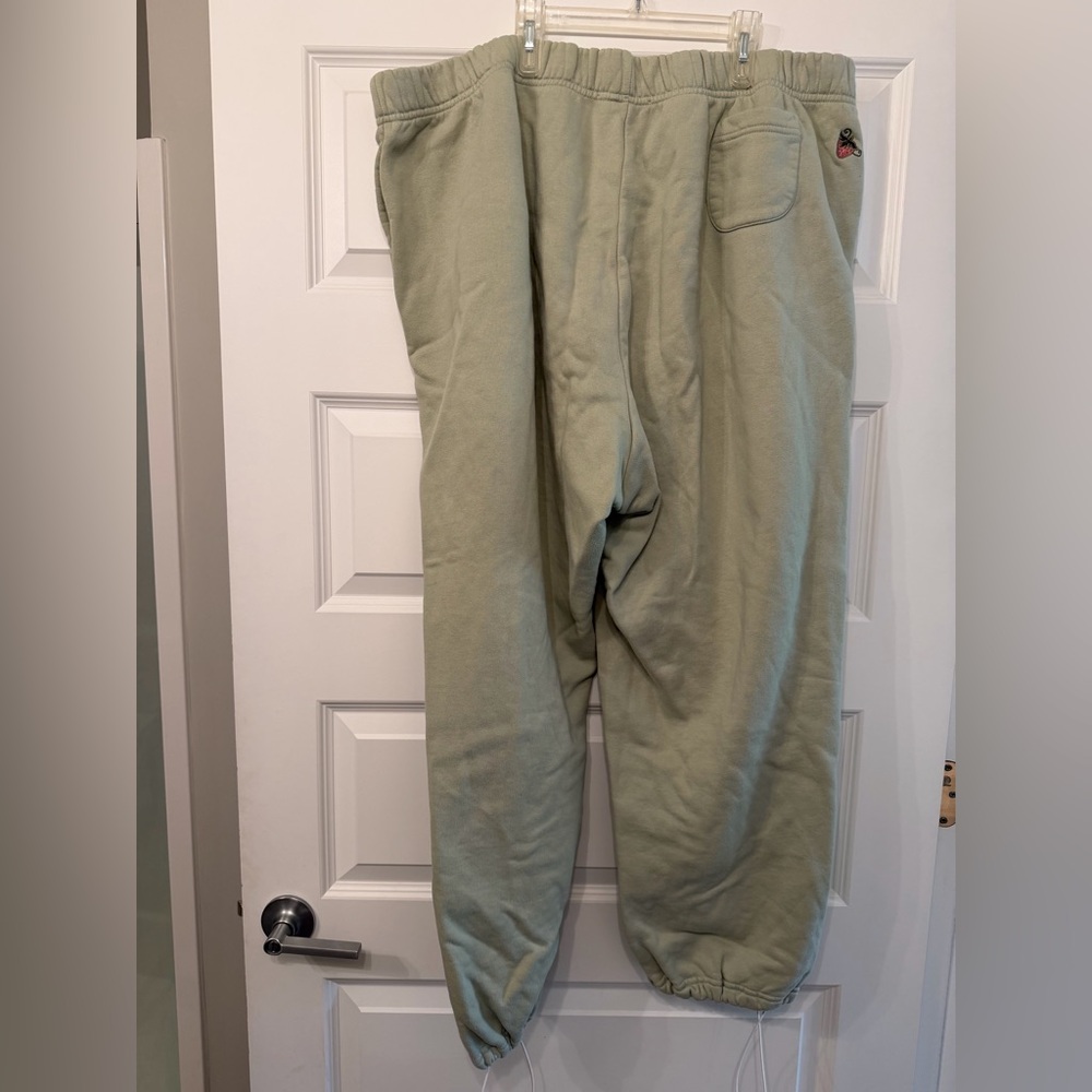 M. Fraise Go To Cinchable Sweatpants in Sage Green - Mia Maples - Picture 8 of 15